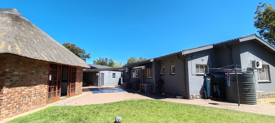 5 Bedroom Property for Sale in Parys Free State